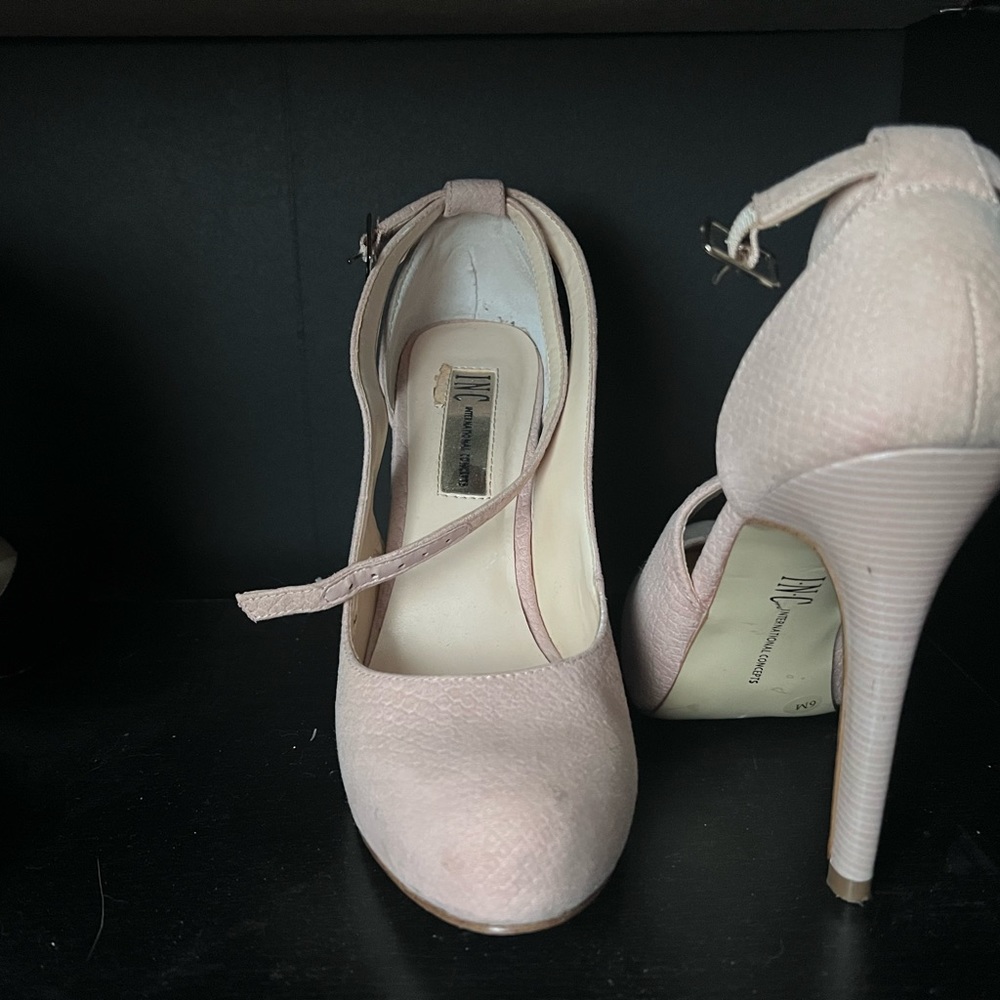 Pink INC heels 6.5